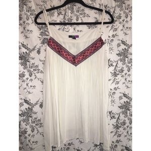 Lys embroidered tribal tank size 2x